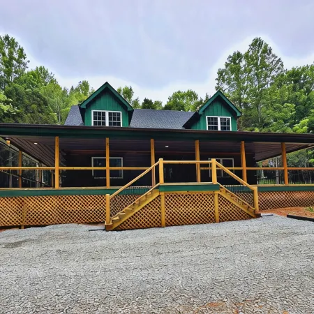 Charming 3-bedroom cabin with AC, WiFi in delightful Ashland City