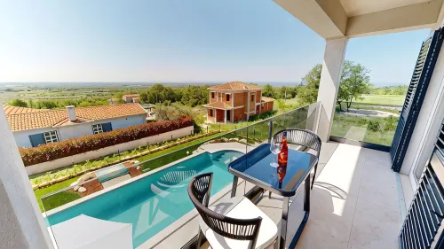 Villa Amelie for up to 8 people with pool and e-charging station near Porec - Homestays