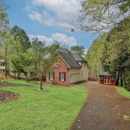 Spacious and comfy 4 Bed/3 Full Bath Canton Home!