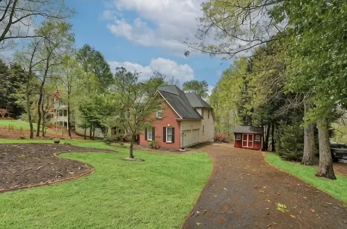 Spacious and comfy 4 Bed/3 Full Bath Canton Home!