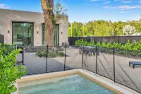 Stunning Tropical Pool House North Miami - New Construction - - Pools