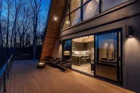Center Hill Lake A-Frame - Lake View & Hot Tub - 4-Star