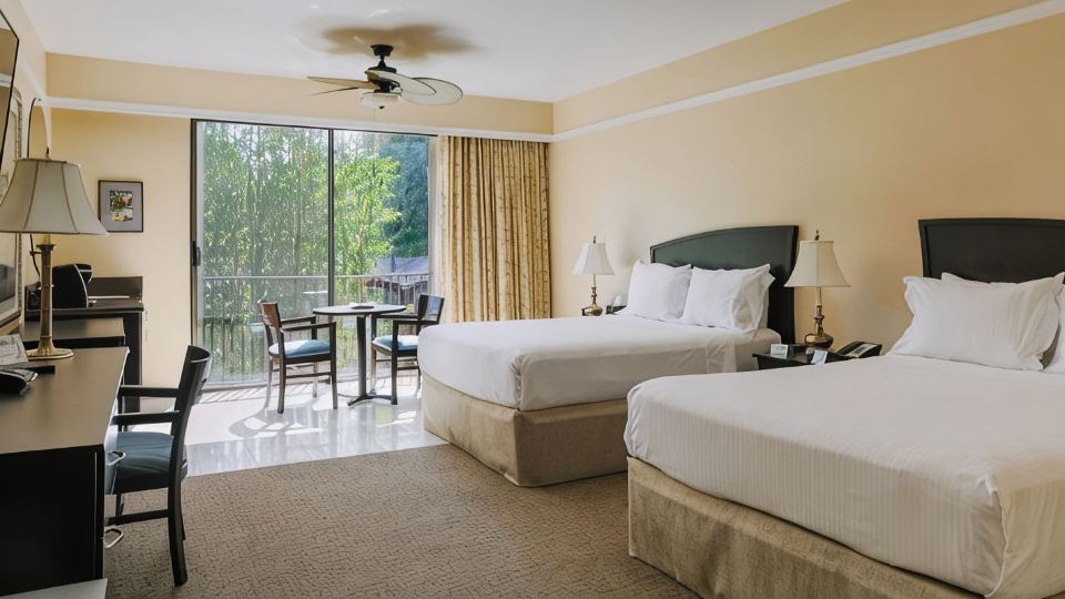Dinah's Garden Hotel