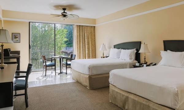 Dinah's Garden Hotel