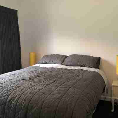 Bright and spacious bungalow in authentic bush setting Rooms