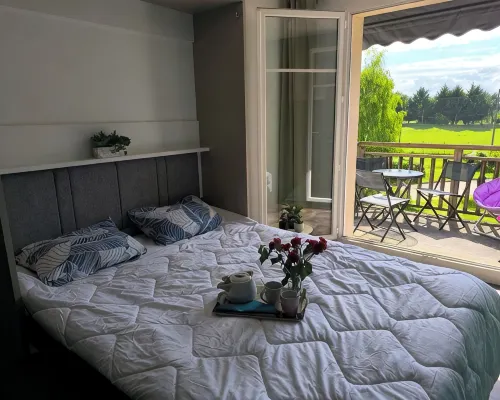 Flat near Beaune center, quiet, swimming pool, sauna, golf Hotels in Combertault
