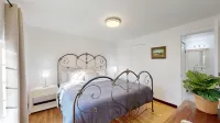 Lupita’s Casita Cozy, Spacious Yard, Sleeps 10, Pets OK, Fire Pit & Patio - Wi-Fi