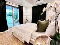 Waterfront 3-Bedroom Villa at Popular Chrishi Beach, Nevis with Everything! Hotels in Cliftons