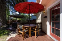 Historic Downtown │Walk Everywhere │Private Hot Tub │One Block to River