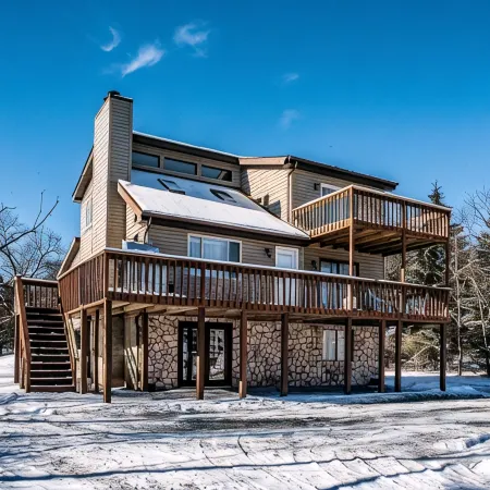 ~Serenity~A Unique Destination -Sleeps 14 5Br/3Bath/Gameroom-- Close to Lake