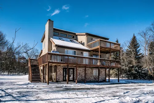 ~Serenity~A Unique Destination -Sleeps 14 5Br/3Bath/Gameroom-- Close to Lake