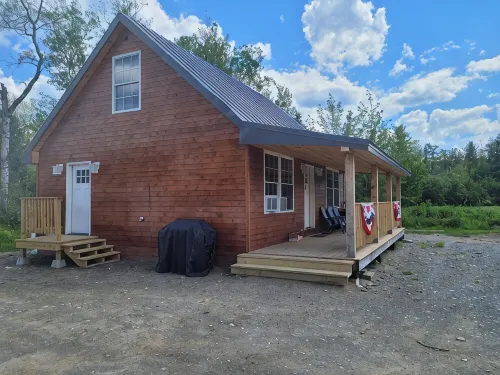 Luxury Custom Built Cabin in Jackman with Direct Trail Access for Powersports