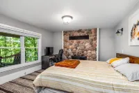 Lakefront Cabin w/ Private Dock, Kayaks + Firepit - Alppimaja