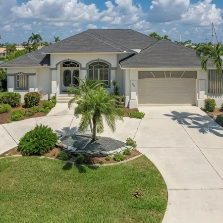 FANTASTIC!! LUXURY REMODEL, SUN FILLED-HEATED POOL, NEW LISTING, 5MIN 2FISHVILL