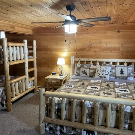 Stunning Sunrises from spacious Big Round Lake Cabin