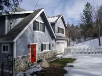Stylish Chalet with Hot Tub and Jacuzzi! - Hot Tub