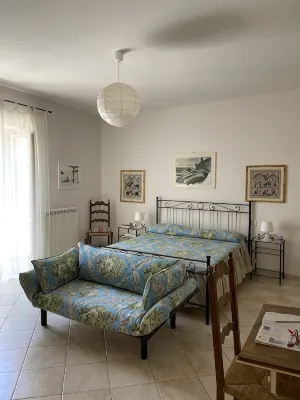 Old "borgo" in Maremma among olive groves, etruscan treasures, lake and sea.WIFI
