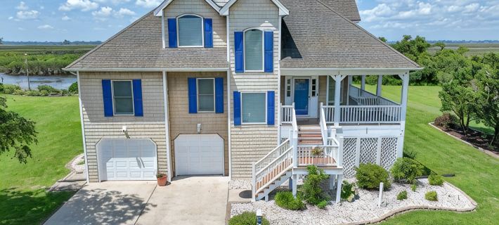 Secluded Waterfront Hideaway- Pet Friendly-Close to OBX and Duck Hunting Hotels in Currituck County