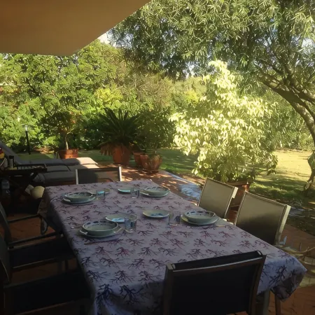 Villa with large garden just a few minutes from the sea, large garden