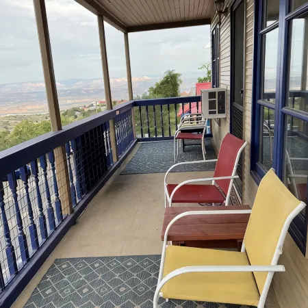 Studio Apartment with views of Sedona, Verde Valley, and San Francisco Peaks