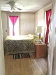 PET FRIENDLY Ranch Living w/ beautiful vistas near local attractions/festivities