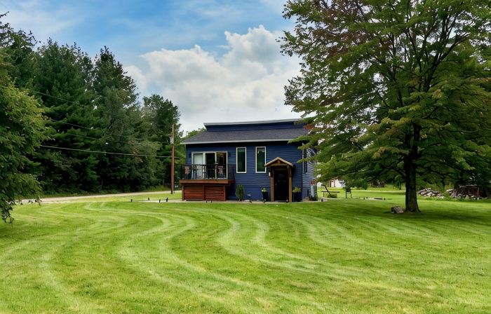 Full House, Full Amenities.