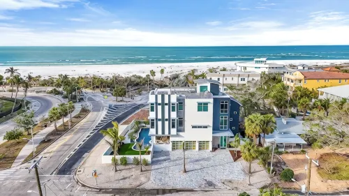 Pirate House: Gulf Front, Pool, #1 Location Lido Key, St. Armands One Block. - プライペートプール