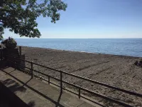 Beachfront Historical home 1Br/1Ba apt on Lake Erie w/ Balcony, WiFi, Streaming - Beach
