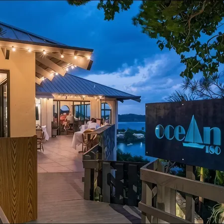 Mermaid Escape~Romantic Getaway Newly Renovated with Luxurious & Stunning Views