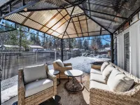 Burney Falls Bungalow - Comfy Atmosphere - Great Location! Hotels in Burney