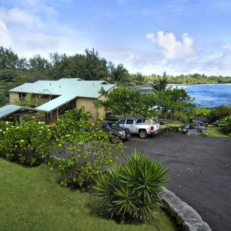 Oceanfront #5 at Hana Kai Maui - 2 BR/2 BA Upper Floor Corner 100ʻ from Water!