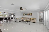 Luxury Water Front, Heated Pool & Jacuzzi, 5br - 부티크