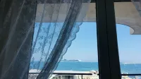 Rosé 14-balcony by the sea - Jacuzzi