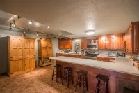 Escape to Your Mountain Retreat, Minutes from Buffalo Point, Pet Friendly - 3-Star