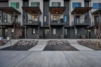 Modern 3Br Townhome with Bikes Sups & Trails
