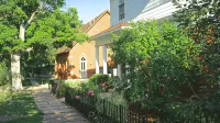 Luxury Homebase in Downtown Boulder
