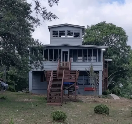 Scenic 3-bedroom apartment with WiFi, AC on Davis Canal in Oak Island. - Apartments