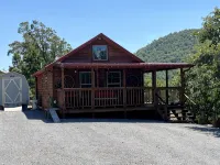 The Romantic LOVE NEST mountain Log Cabin w/ Lake view-5 minutes from the beach! - Alppimaja