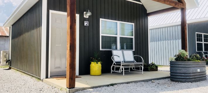 Knotty Squirrel Unit 2 King Suite with Ladder Loft Hotels in Stone County