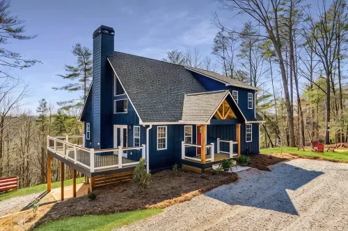 Luxe Modern Cabin Perched in Dahlonega Forest