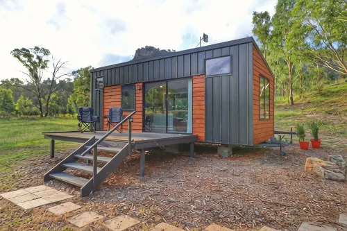 Winchester Tiny House - Quiet with Beautiful Scenery. - 4-Star