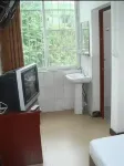 Huanjiang Junyuelai Hotel - parking