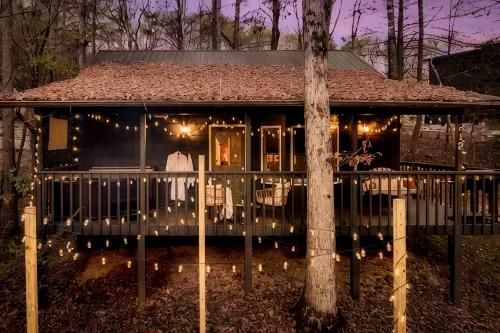 Romantic Cabin with Sauna, Fitness Room in Gatlinburg, Near NP, Pet-Friendly