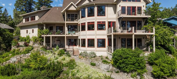 Private suite overlooking beautiful Flathead Lake with beach access. Hotels in Flathead County