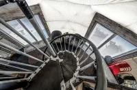 King Dome - 1 King Bed, 2 Queen Beds in Loft Accessed by Spiral Staircase - 民宿