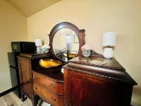 STYLISH CABIN WITH HOT TUB IN A SMALL TOWN. STAY AMONG THE PINE TREES! EAST TX - Homestays