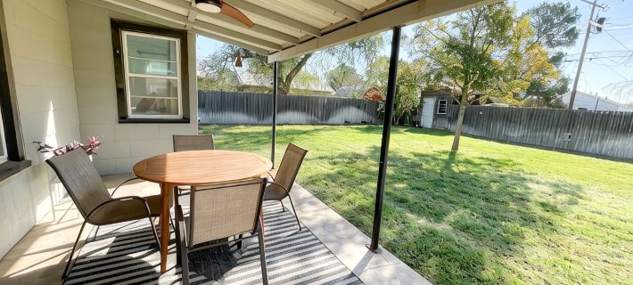 Modern 2-bedroom 1930's Bungalow Close to Downtown Ξενοδοχεία στην πόλη Midland