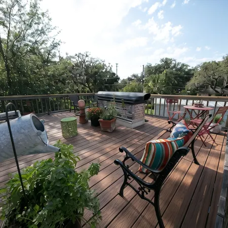 Fully Renovated "Old Florida" Apartment