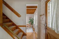 The Cabin - Unique OBX Stay, Huge Yard!