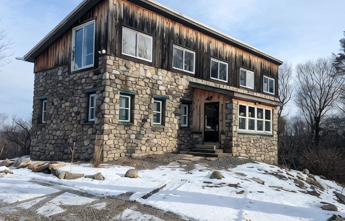 Privacy in the hills one hour from NYC and minutes to Breakneck Mtn.